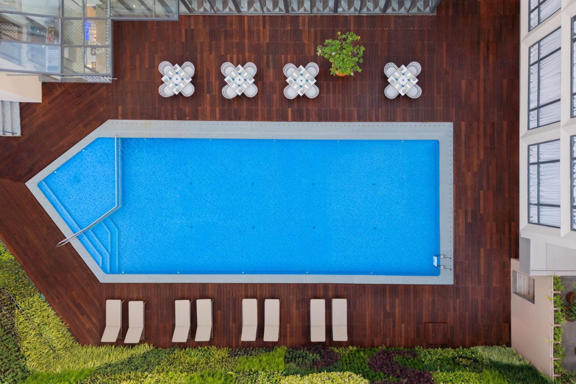 Отель Courtyard By Marriott Goa Колва Экстерьер фото