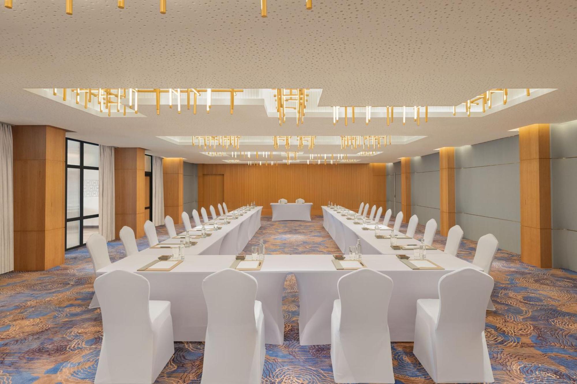 Отель Courtyard By Marriott Goa Колва Экстерьер фото