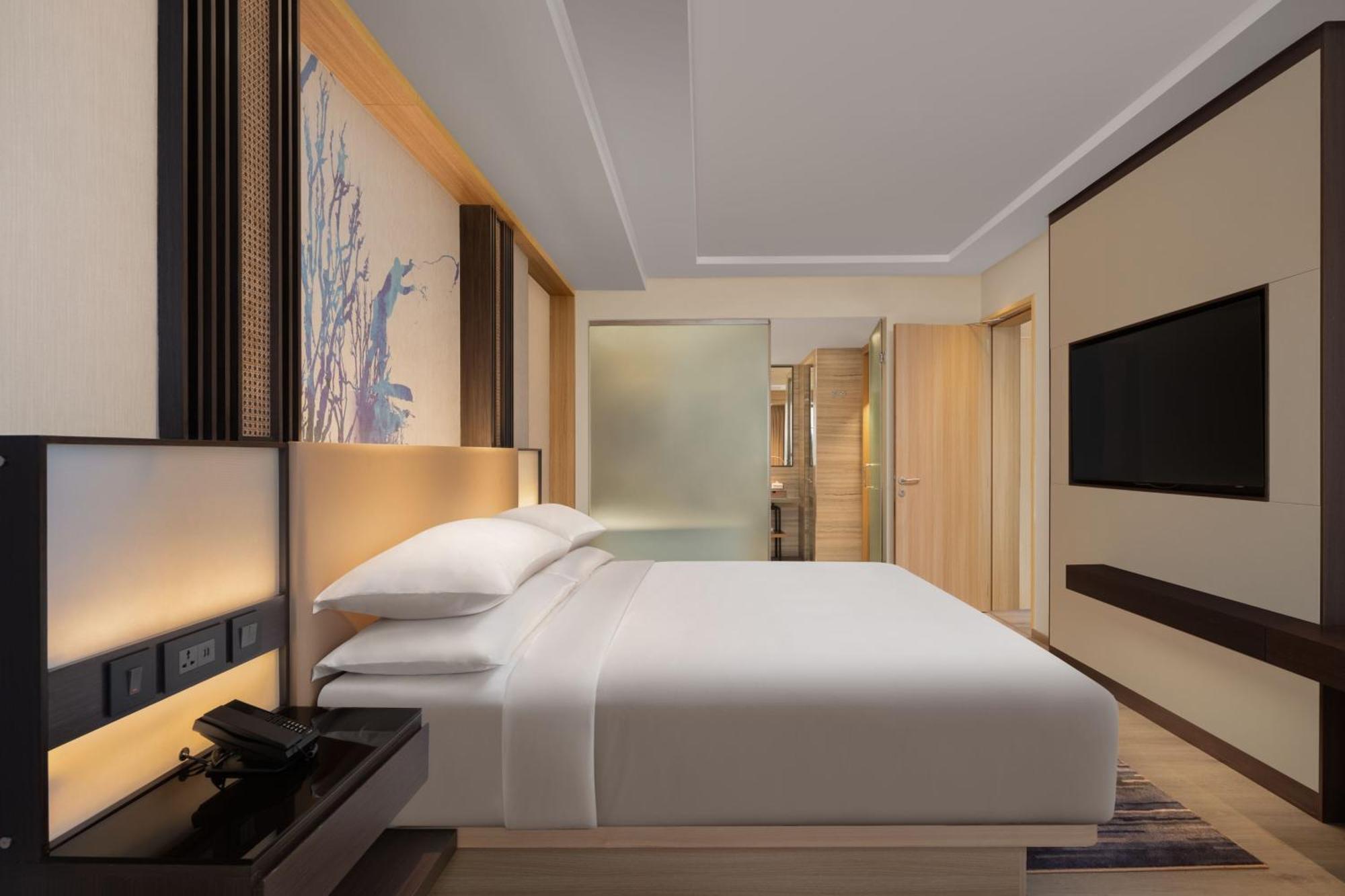 Отель Courtyard By Marriott Goa Колва Экстерьер фото