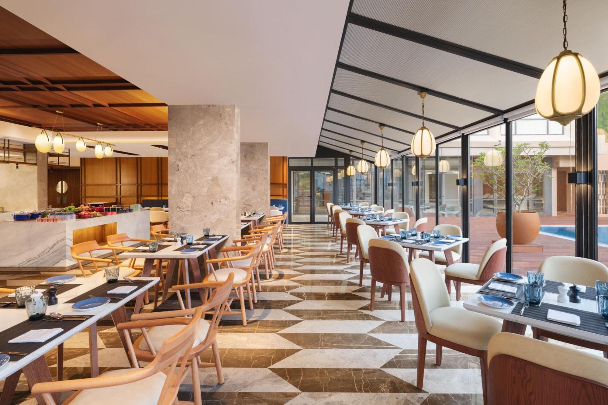 Отель Courtyard By Marriott Goa Колва Экстерьер фото