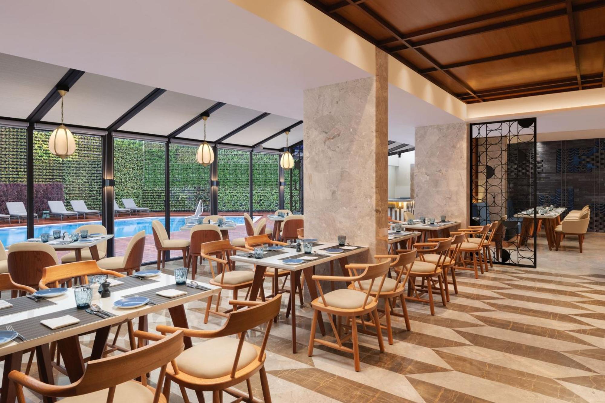 Отель Courtyard By Marriott Goa Колва Экстерьер фото