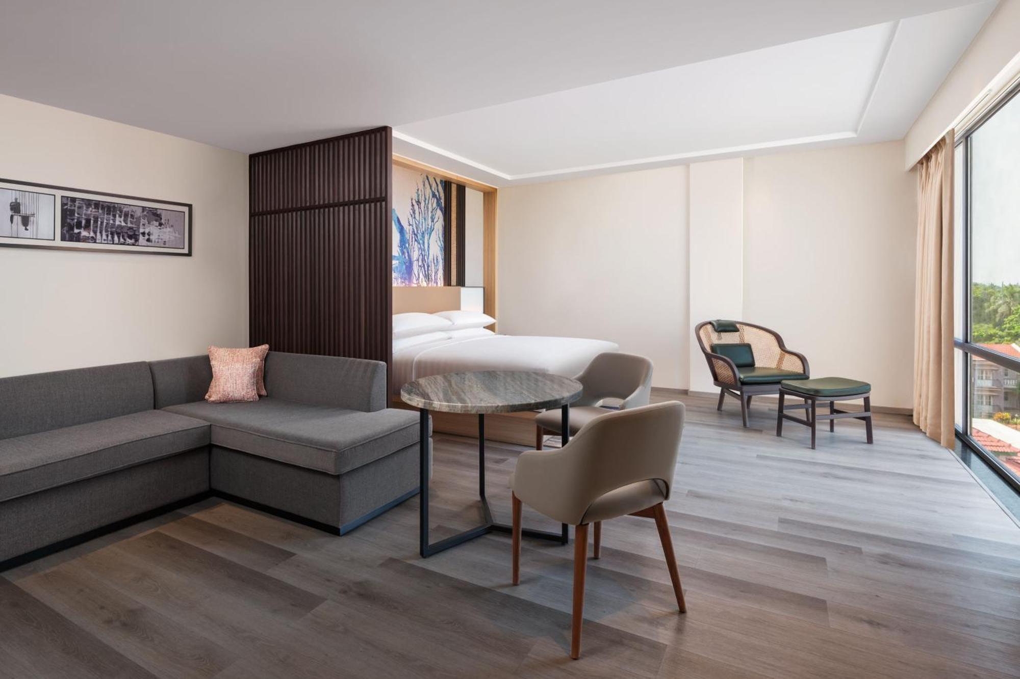 Отель Courtyard By Marriott Goa Колва Экстерьер фото