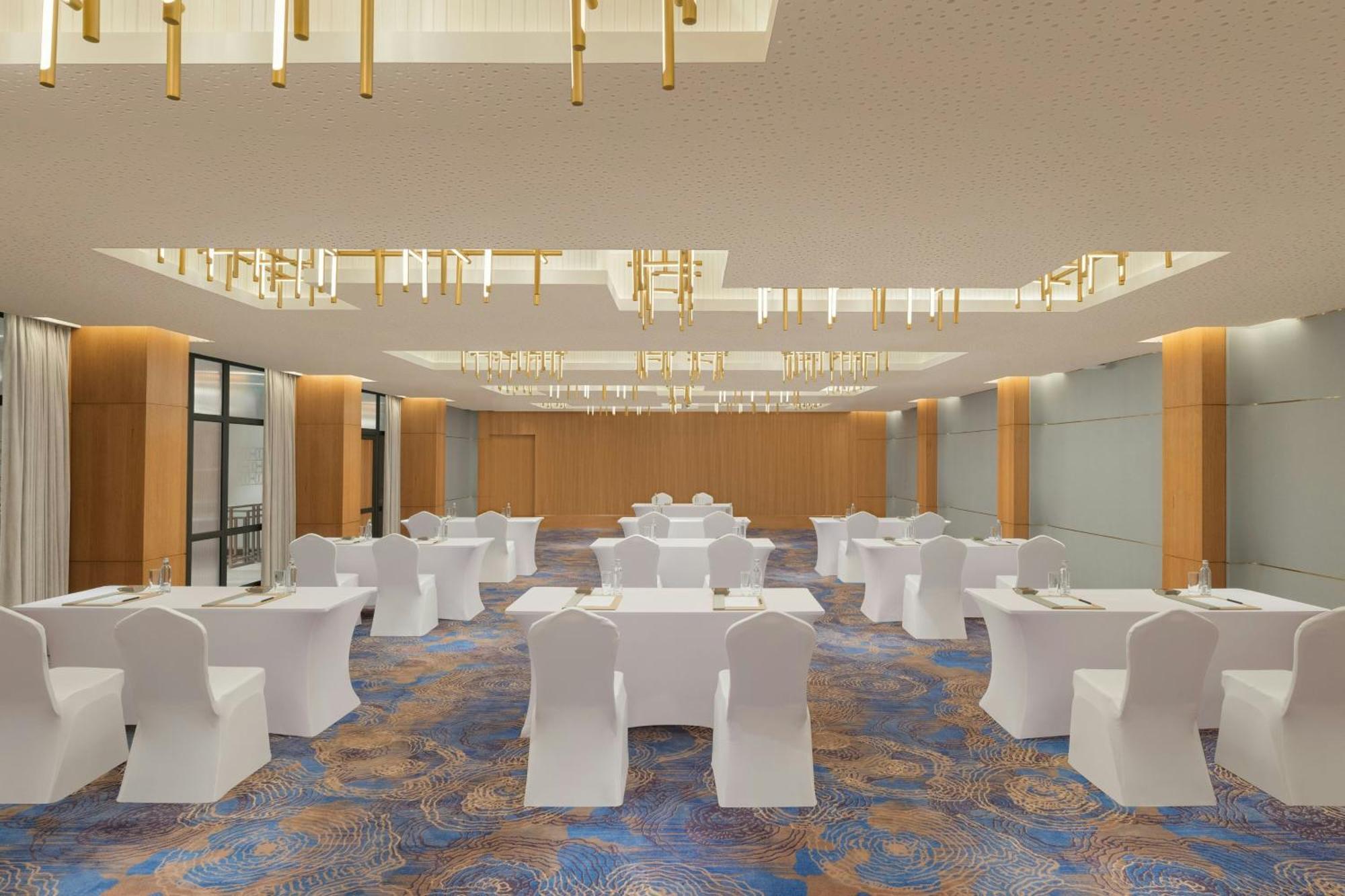 Отель Courtyard By Marriott Goa Колва Экстерьер фото